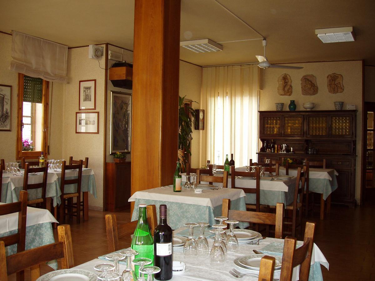Albergo Ristorante Taverna Dalla "Lisina" 산세폴크로 외부 사진